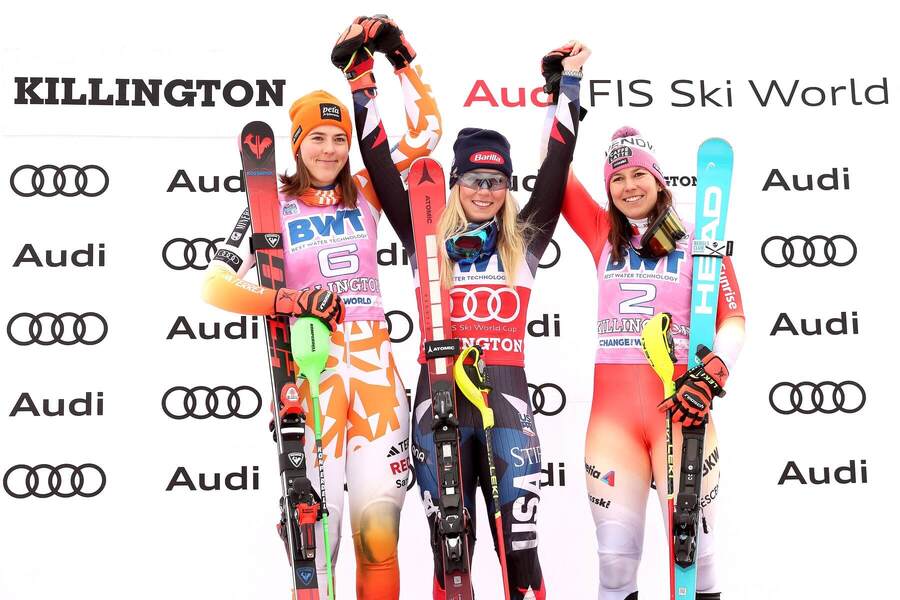 V 2023 ovládla slalom v Killingtone Shiffrinová, druhá bola Vlhová a tretia Holdenerová.